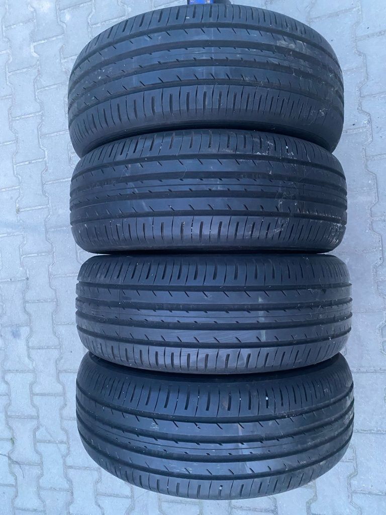 Opony letnie 18 cali 215/55 R18 TOYO