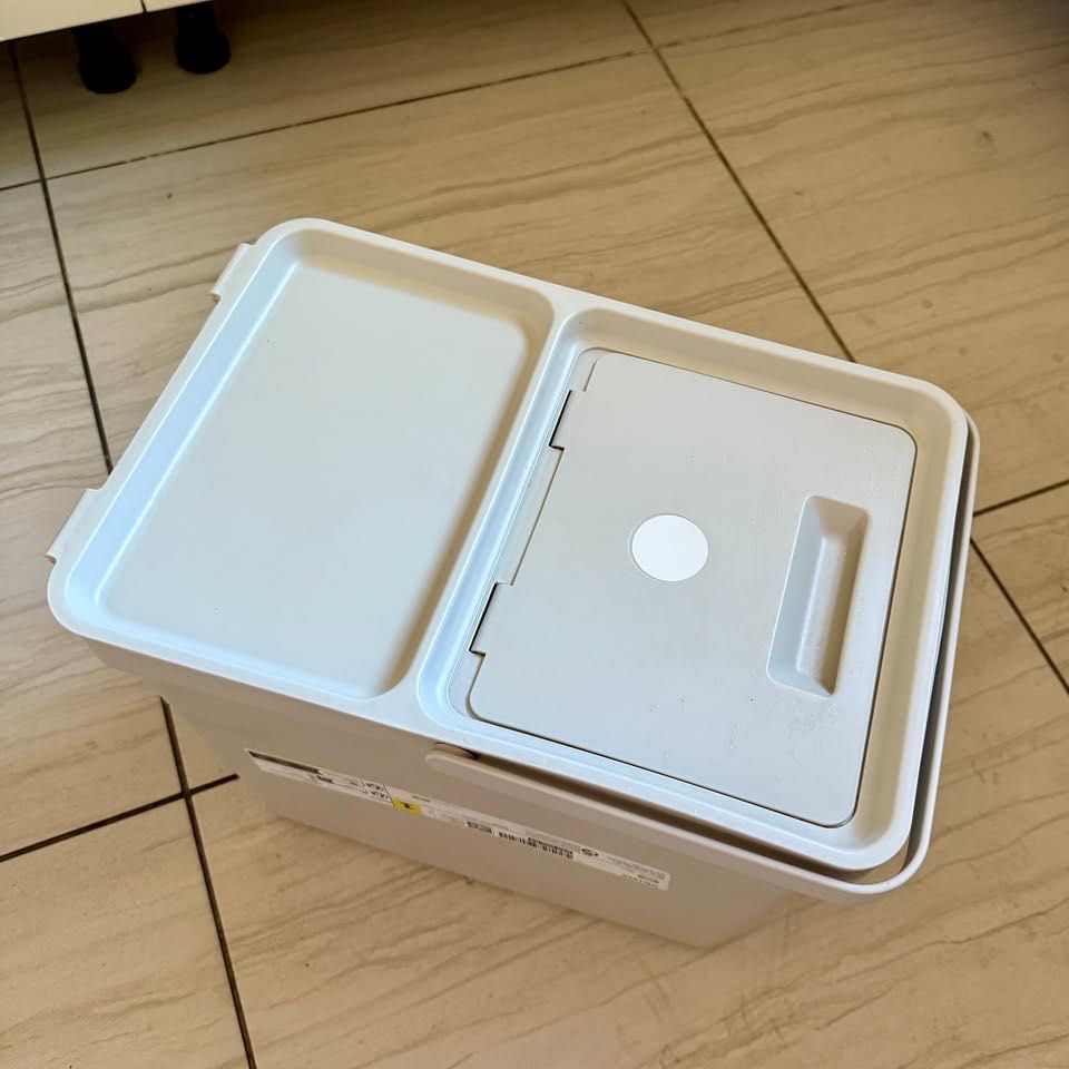 Kosz z pokrywką, jasnoszary, 22 l (HÅLLBAR - Ikea)