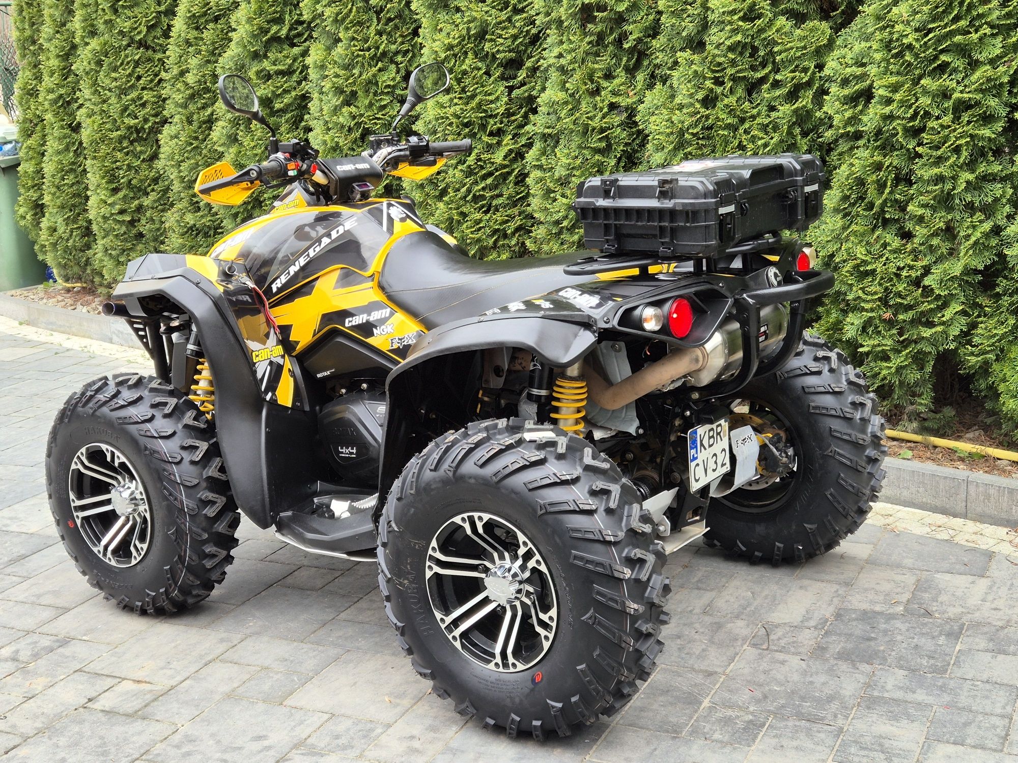 Can-am Renegade 800R 2015r/Salon Pl/Wspomaganie/Nowe opony/FOX/Alu.