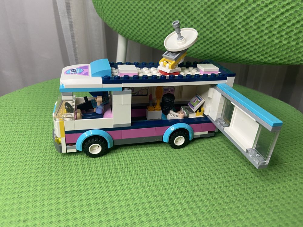 Lego Новостной фургон Хартлейк серии Френдс