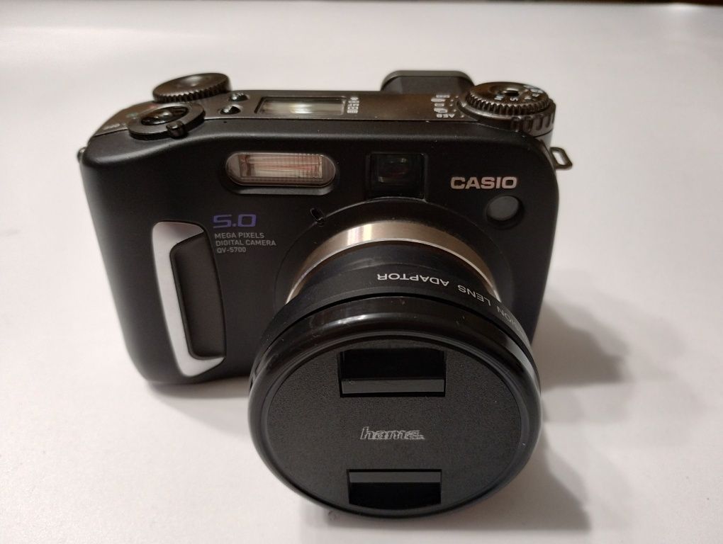 Aparat fotograficzny Casio QV-5700