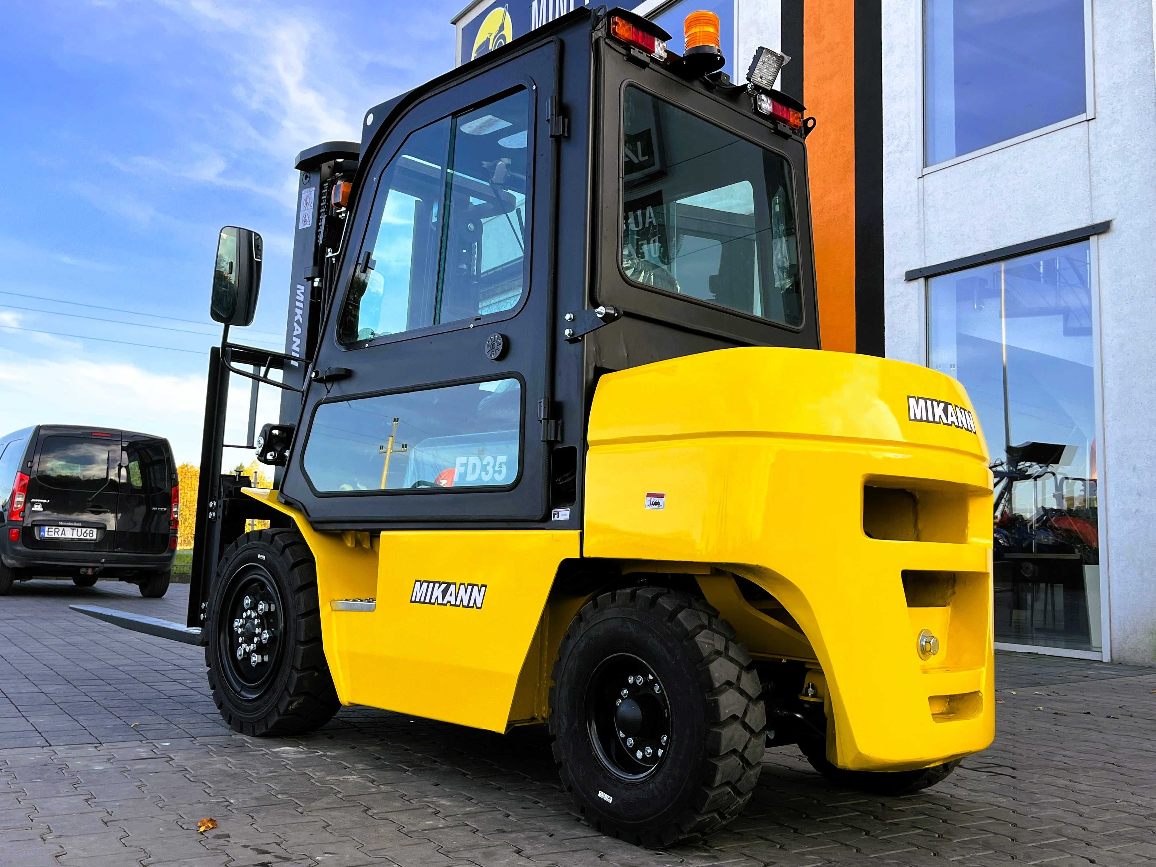 Wózek Widłowy Spalinowy 3.5T, MIKANN, Maszt 4,5m Diesel, JapanTrak