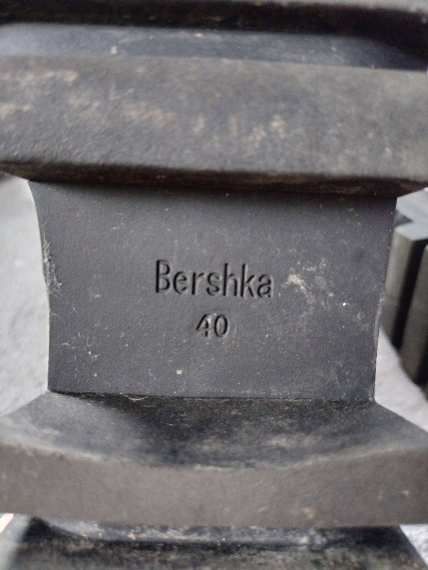 Високі черевики Bershka 40р