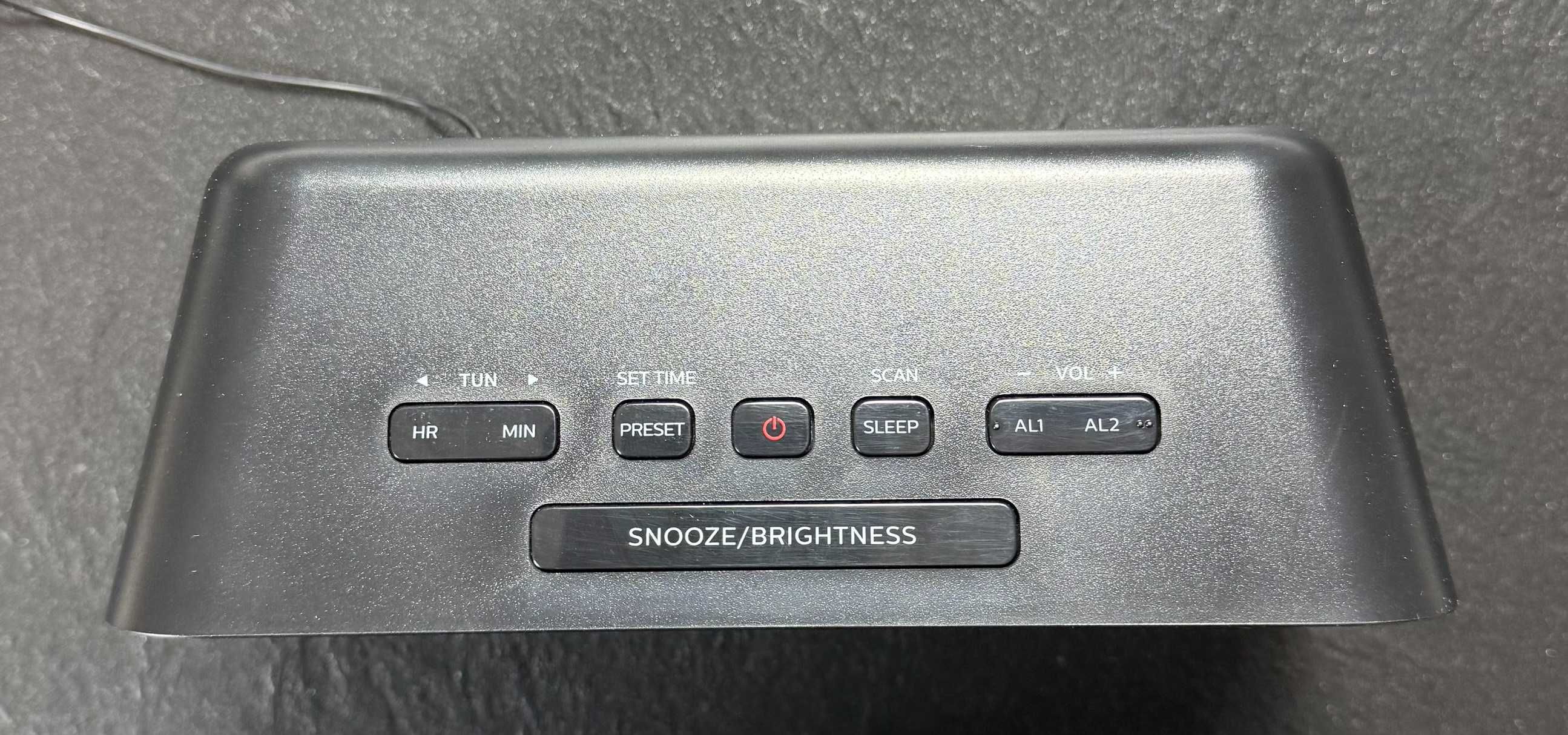 Radio sieciowo-bateryjne FM Philips TAR3306