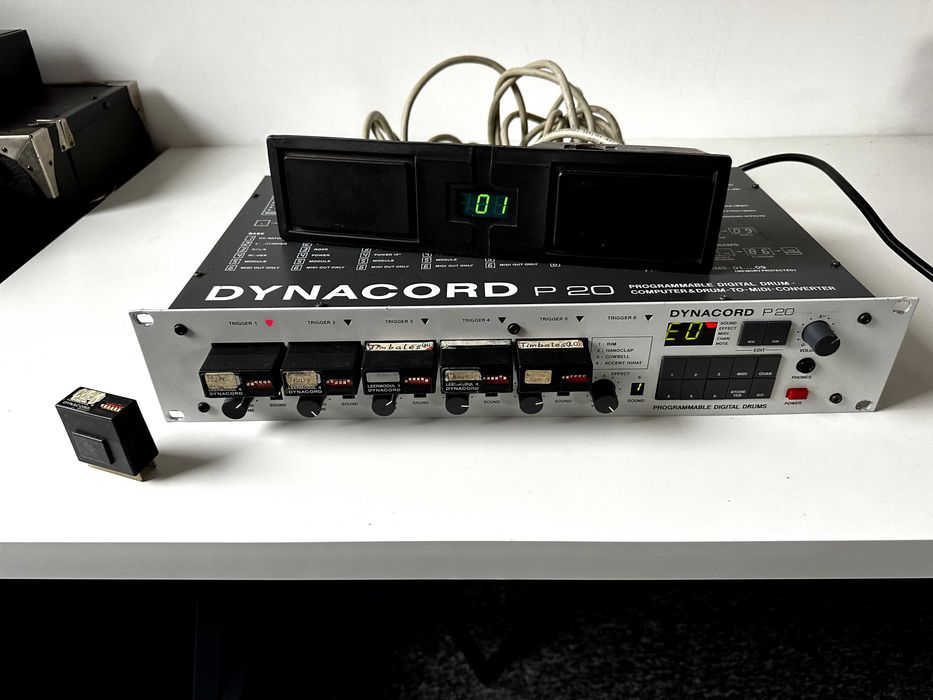 Dynacord P20 - moduł perkusyjny vintage + 6 kartridgy!