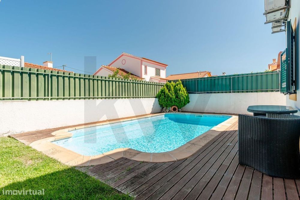 Moradia T3 em Azeitão com Piscina e Jardim