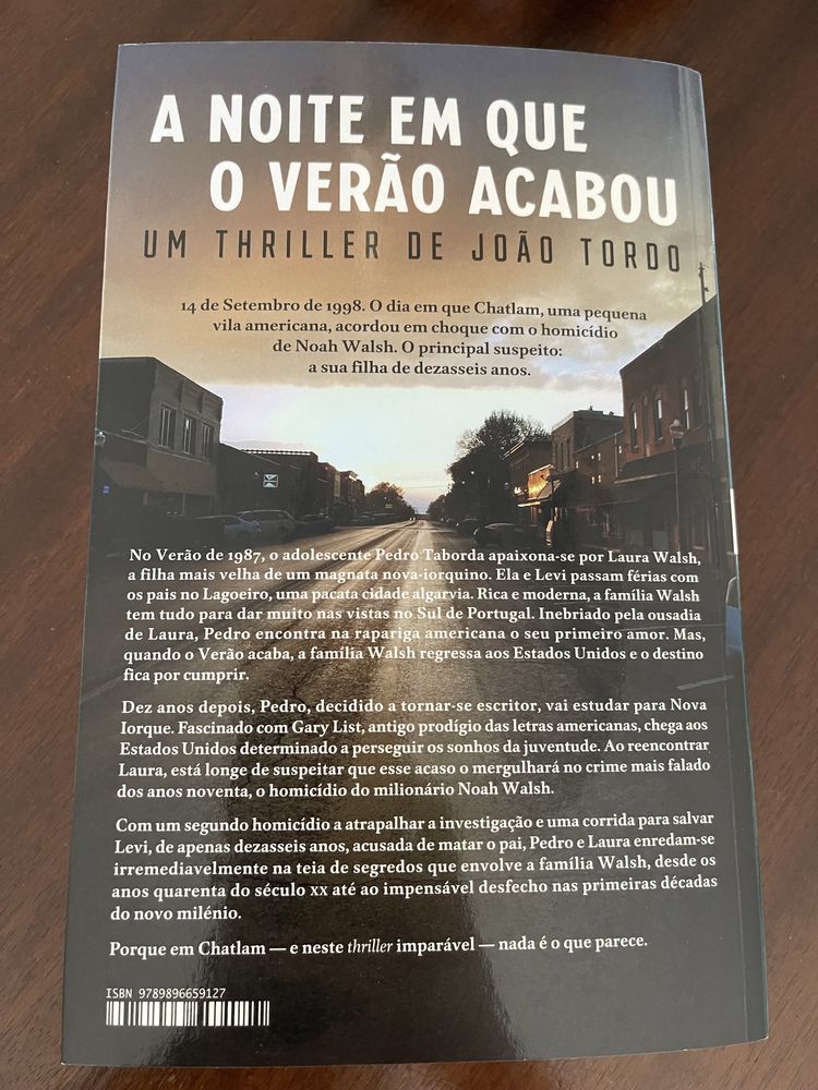 Livro “A Noite Em Que O Verão Acabou” de João Tordo