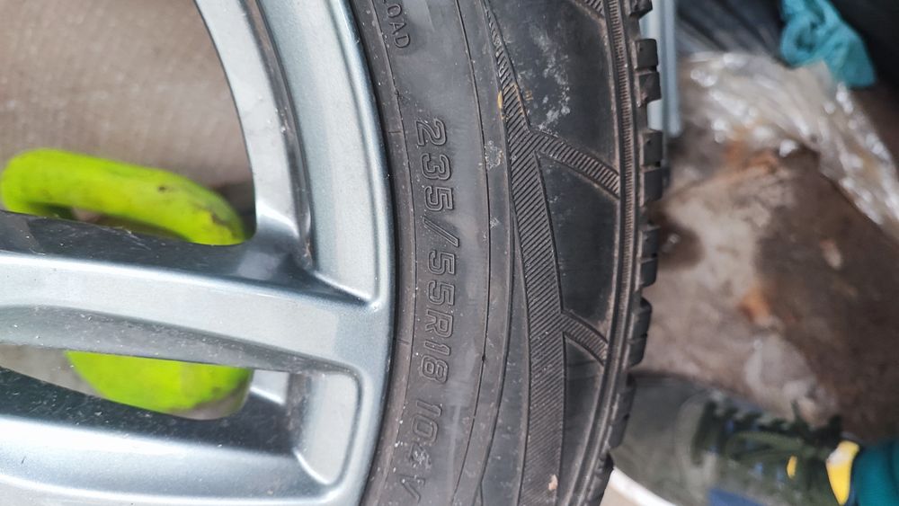 Alufelgi z oponami zimowymi 5x120r18  235/55/18. T5 bmw