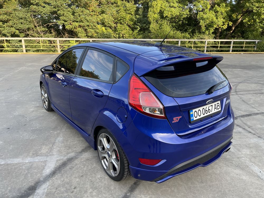 Ford Fiesta ST 2015г