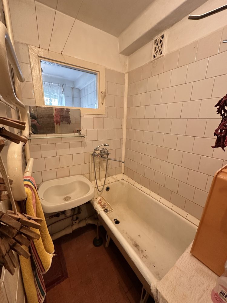 Продам 3к квартиру в Києві. Вул. Кавказька 9. Центральна частина міста