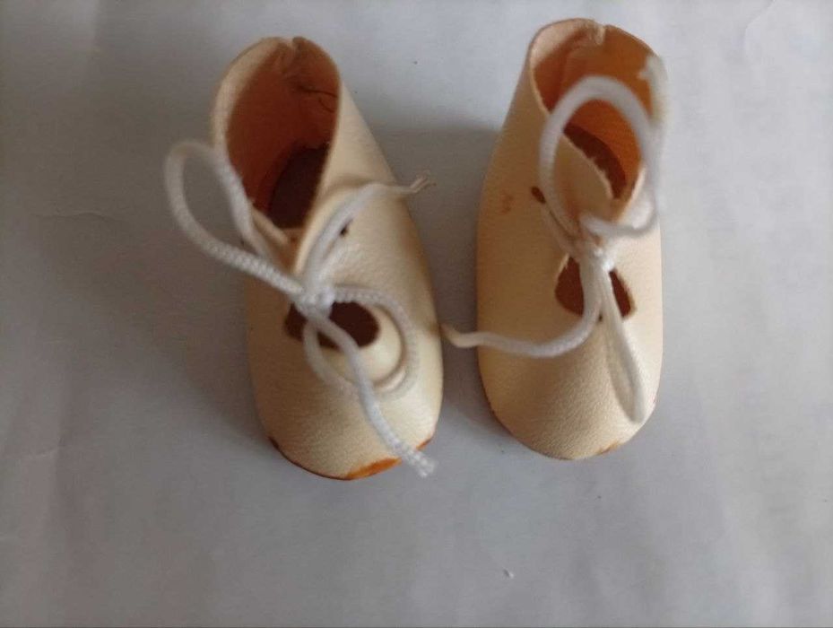 Взуття для порцелянової ляльки