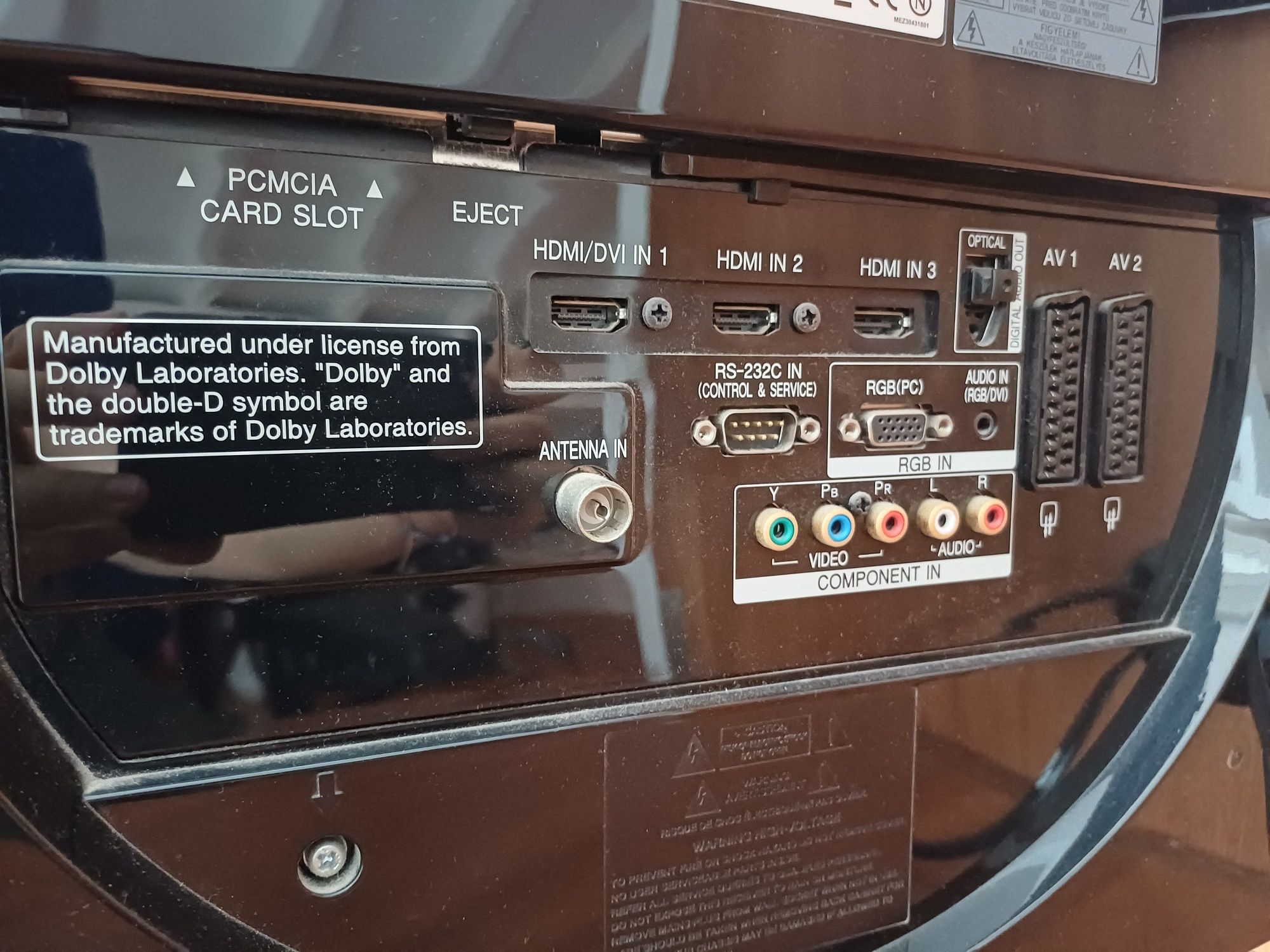 Televisão LG 32 polegadas a funcionar