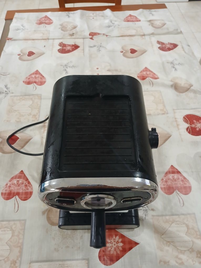 Maquina de cafe a funcionar bem