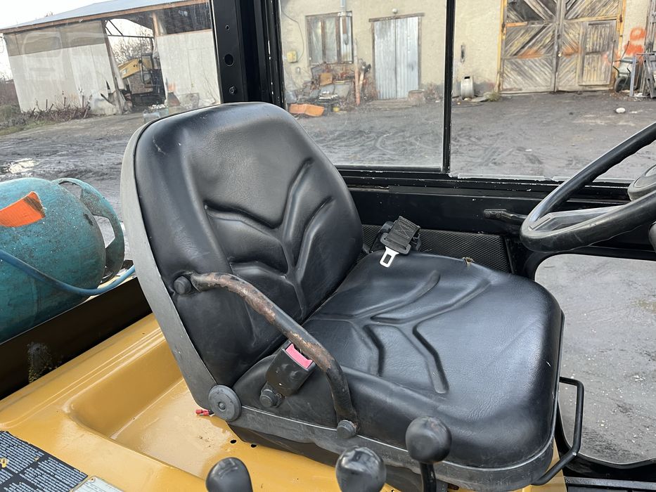 Вилочний навантажувач Yale 1.6t.