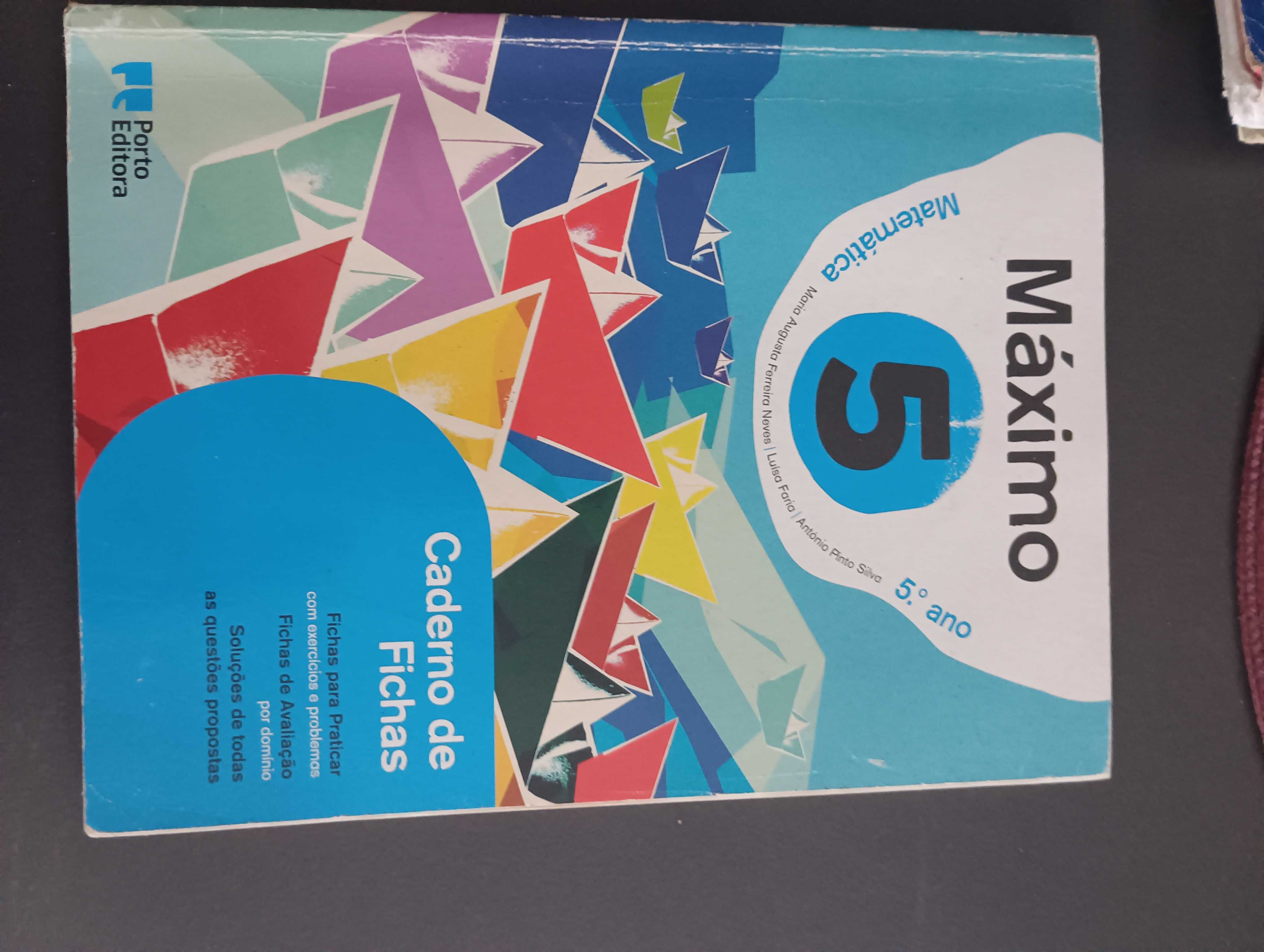 Livros e cadernos fichas 5 ano
