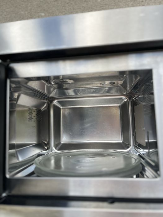 Мікрохвильова піч Electrolux