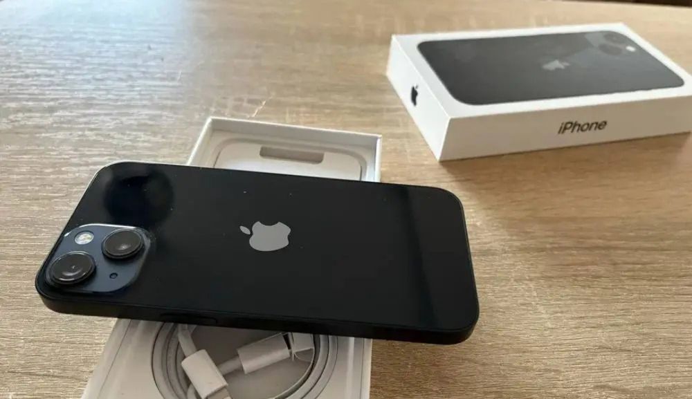 Телефон айфон 13 256 гб