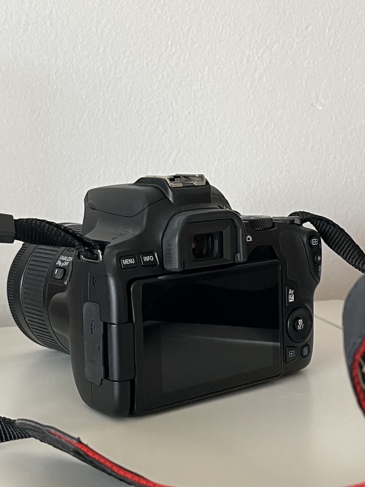 Canon EOS 250D + 18-55 mm IS STM - jak nowy