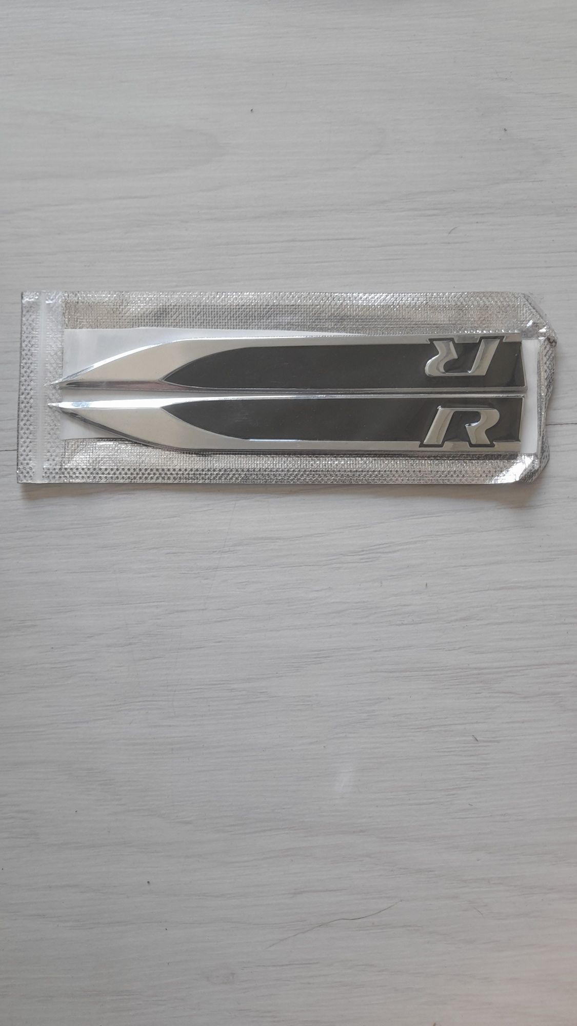 VW Rline Logo Emblemat CZARNY BŁOTNIKI x2szt