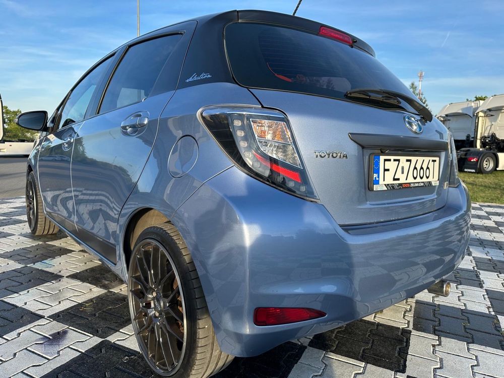 Sprzedam Toyota Yaris Hybrid Selection