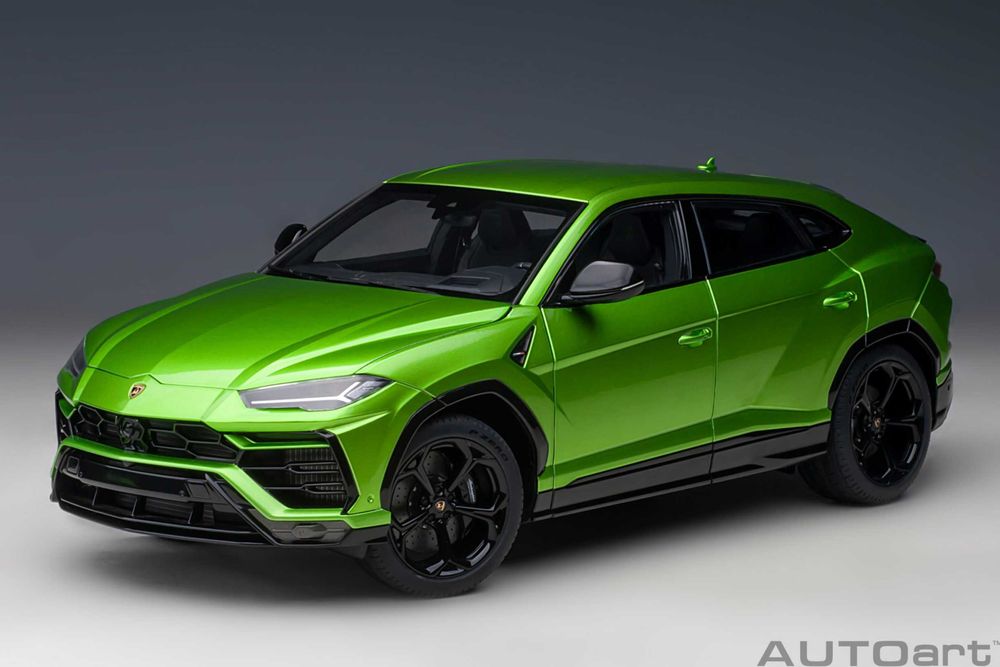 1/18 AUTOart Lamborghini Urus (Verde Selvans Pearl Green)