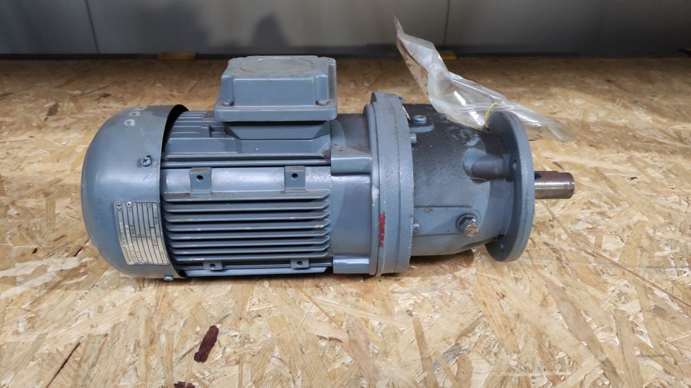 Motoreduktor 0,55 kW 0,75 kW 1,1 kW  80 obr 90 obr 120 RPM SEW NORD