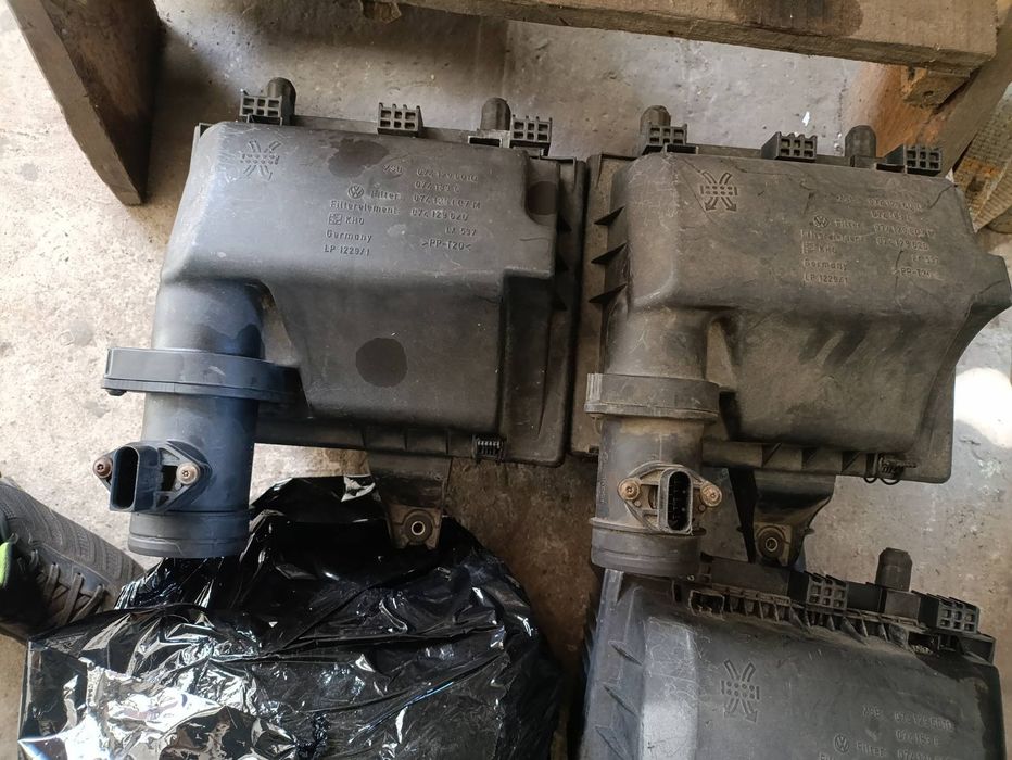 Корпус повітряного фільтра VW т4 2.5 з 1996 по 2003 рік