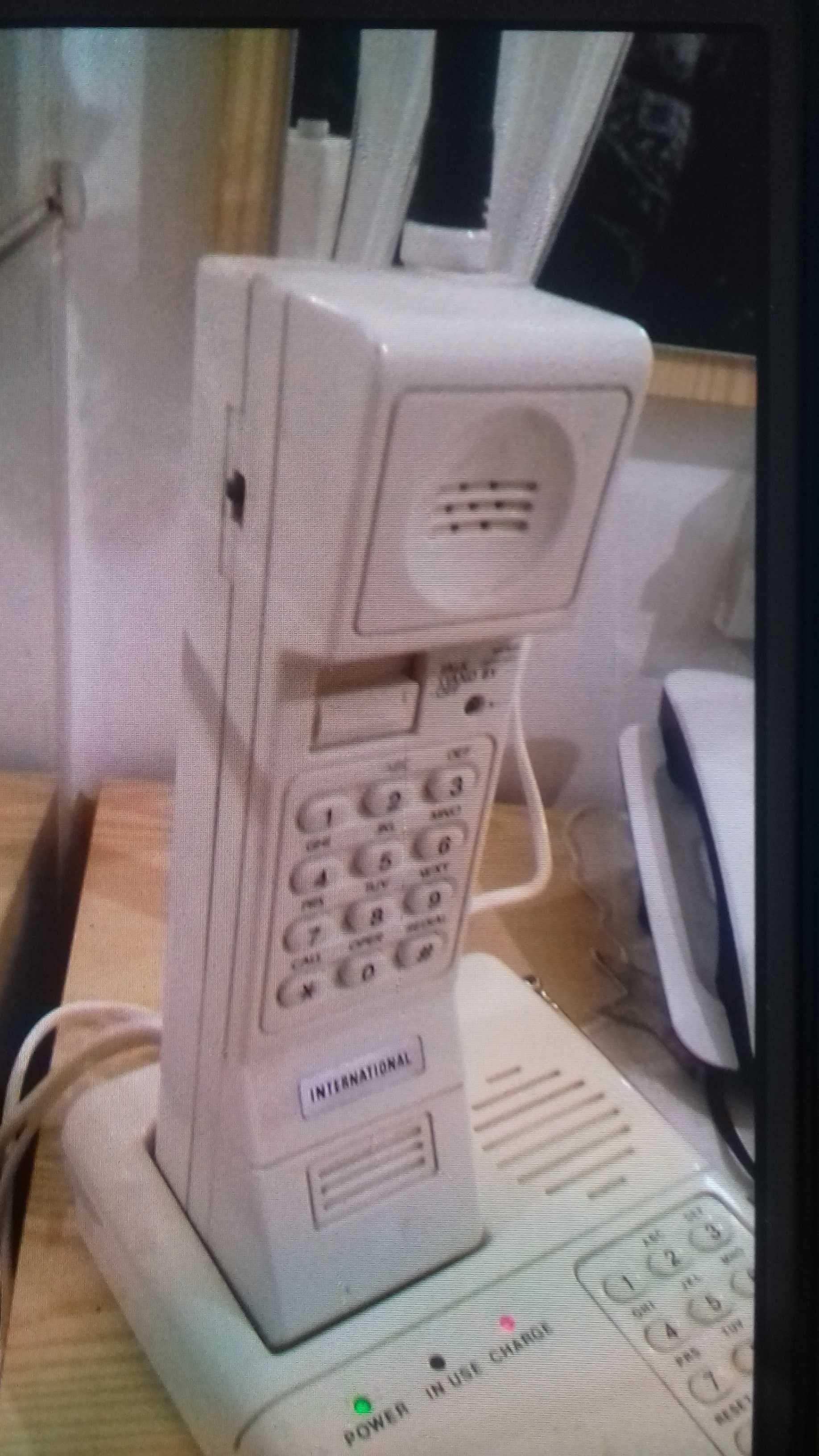 Telefon bezprzewodowy stacjonarny