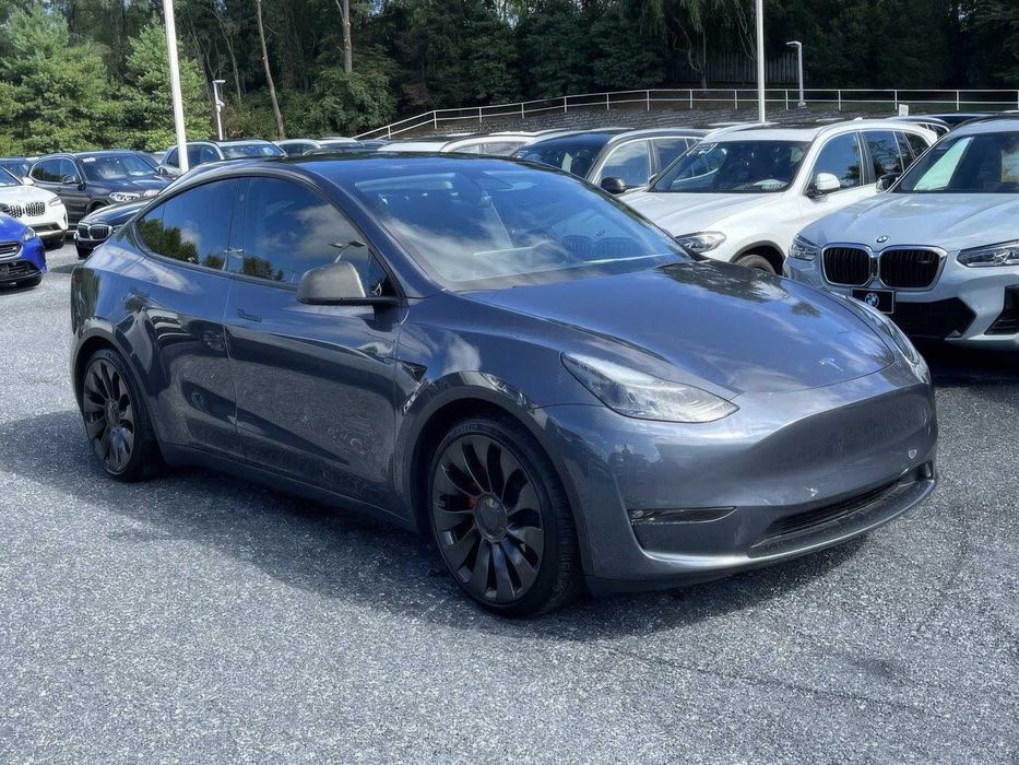 Tesla Model Y Performance      2023