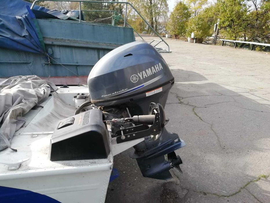 КАТЕР "ДНІПРО" з мотором YAMAHA 40