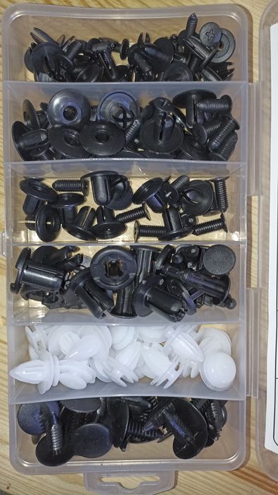 Затискачі в авто 100 шт. Клипси.