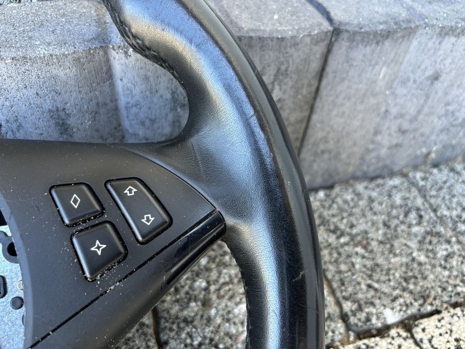 Kierownica Bmw E60 E61 Lift M pakiet M Multifunkcja gruba M5