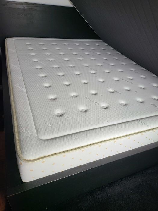 Vende-se colchão viscoelástico 1,80m x 2,00m novo