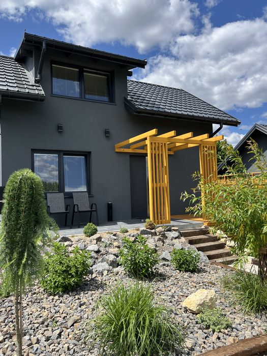 Antracytowe domki z jacuzzi nad Zalewem Chańcza