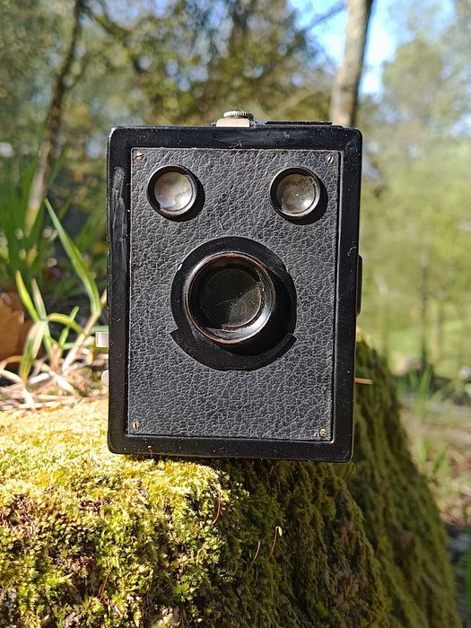 Câmara fotográfica Kodak Six-20 Target Hawkeye (Câmara box/caixote)