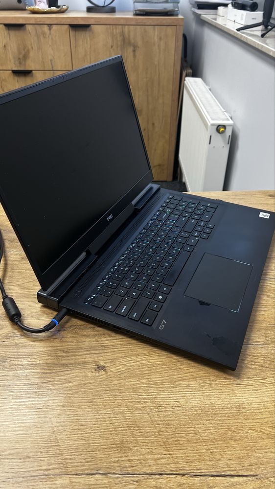 Laptop Dell G7 seria 7700 17,3” i7 / 32GB / RTX 2070 SUPER / 2x1TB SSD