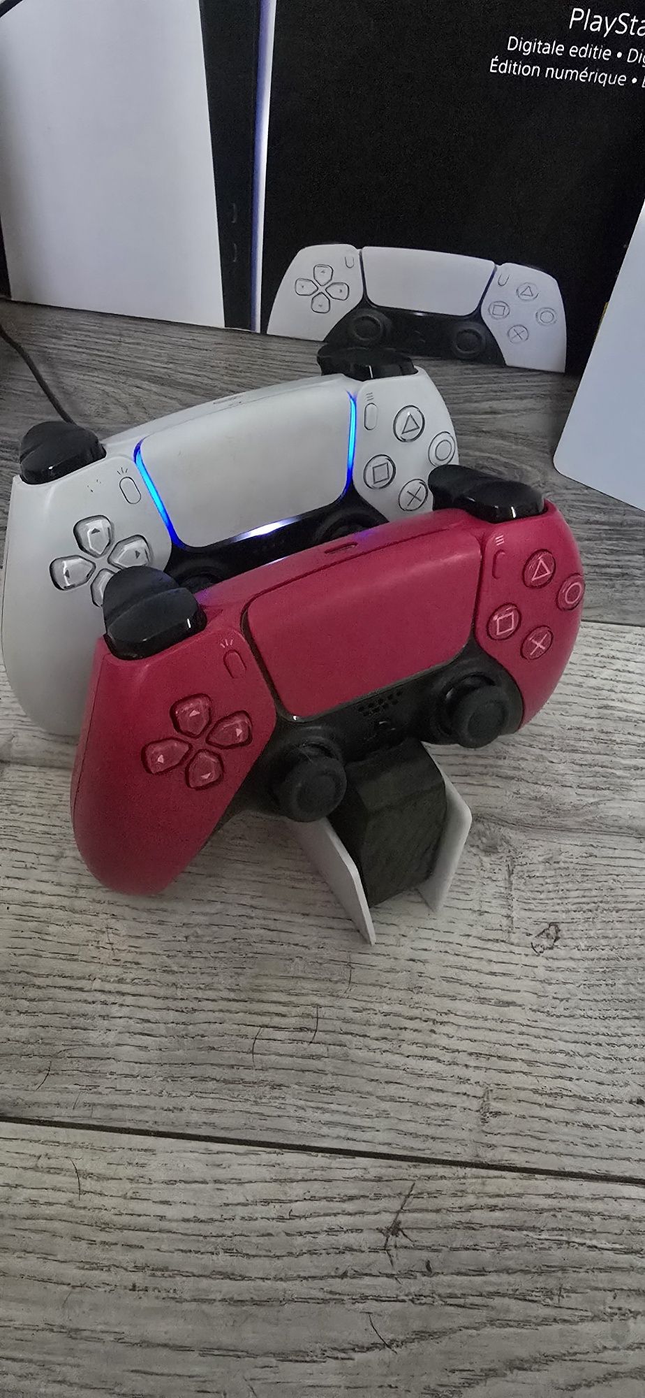 Play Station 5 + 2 гейпада + зарядная станция на 2 геймпада
