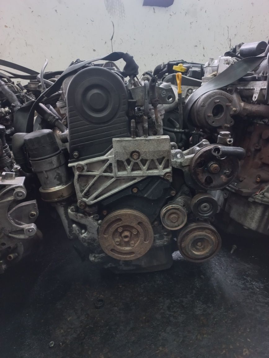 Двигатель мотор двигун kia CARENS II 2.0 CRDi D4EA  Tucson sportage