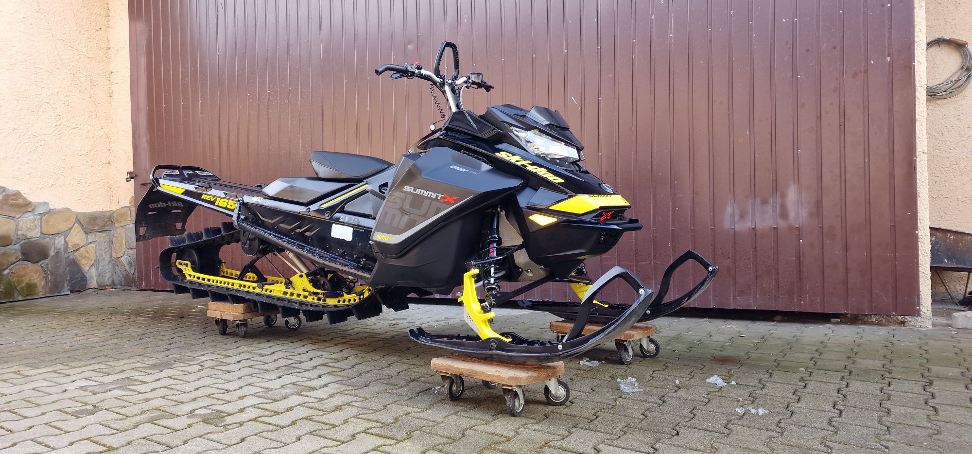 SKI-DOO summit x 165