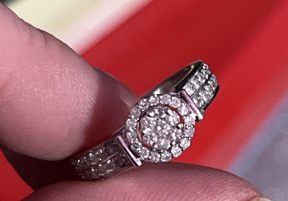 Золотое кольцо 14 к с бриллиантами 0.52кт