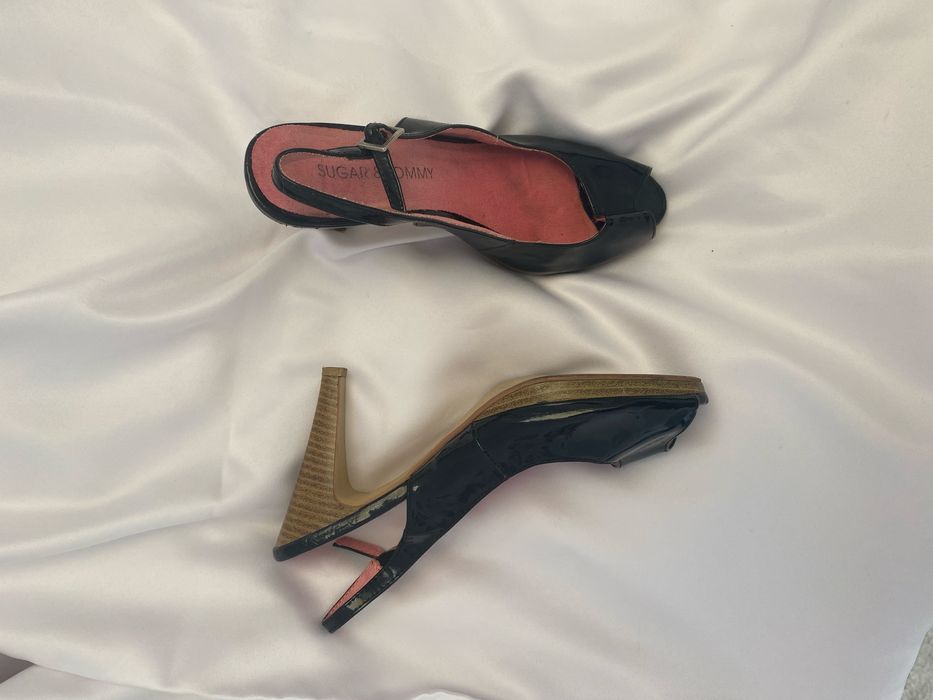 Buty czarne na obcasie