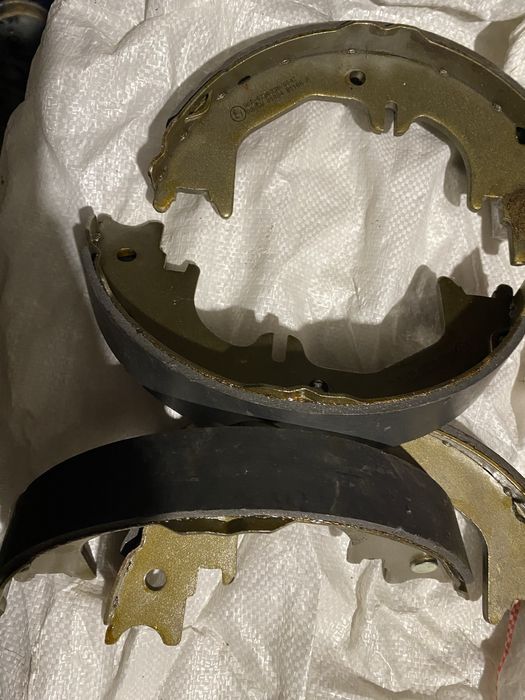 Тойота колодки ручника