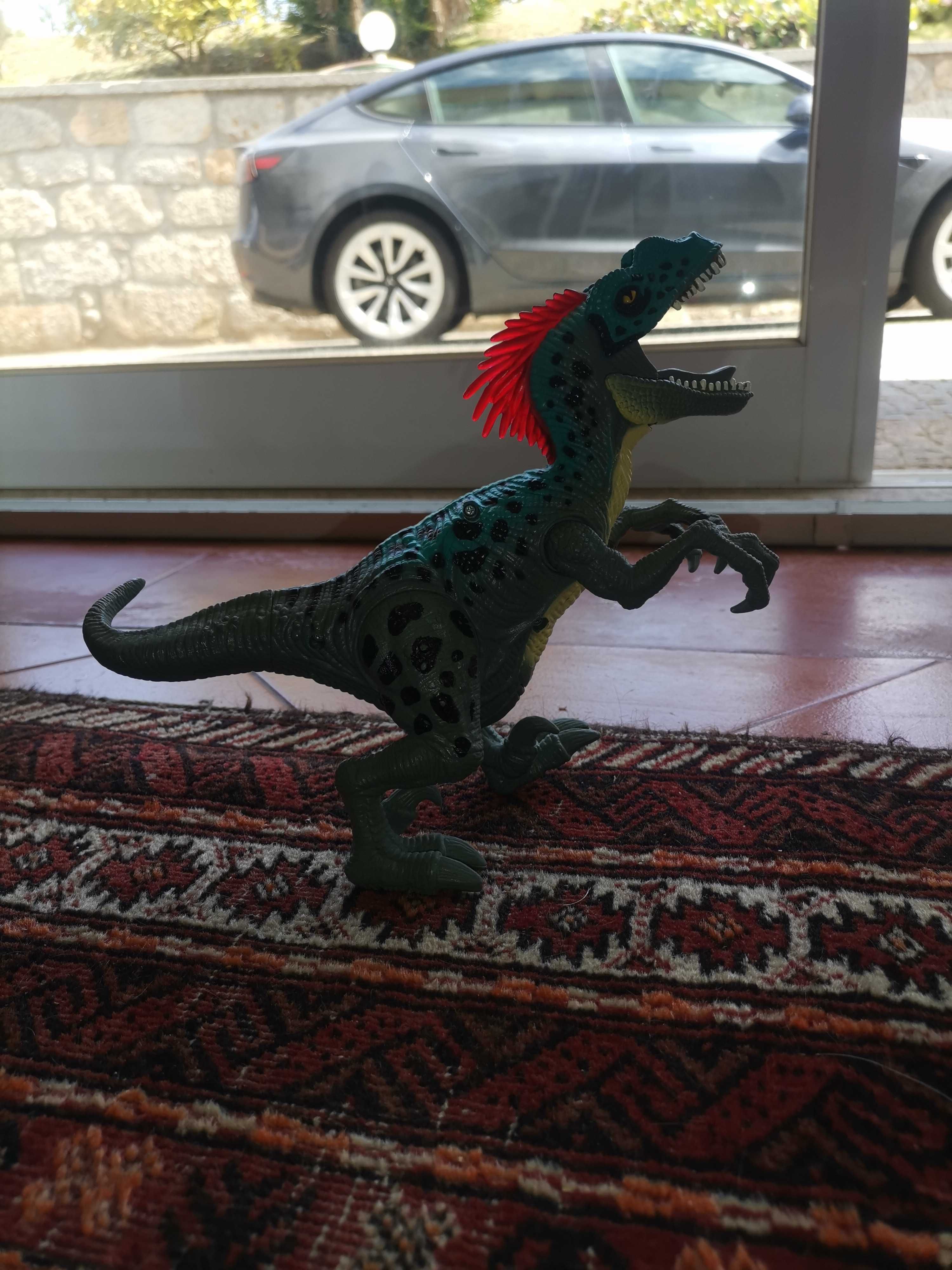 Dinossauro em brinquedo!!