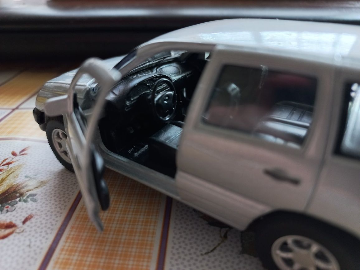 Chevrolet Niva 1:36