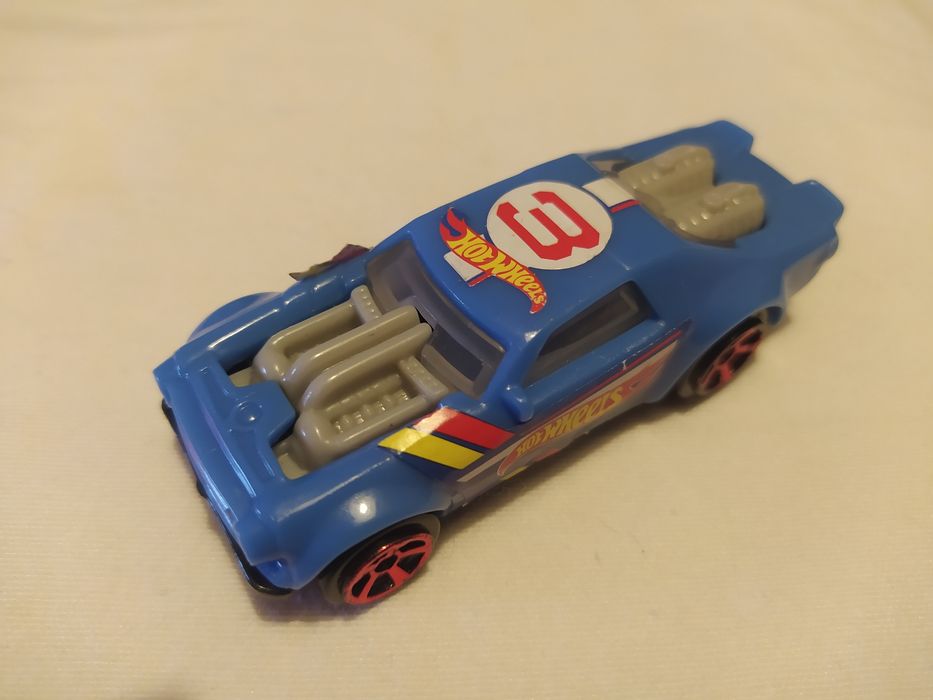 Carros Coleção Hot Wheels. 8 centímetros