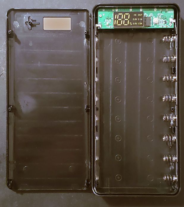 Powerbank para 8 baterias de lítio 18650