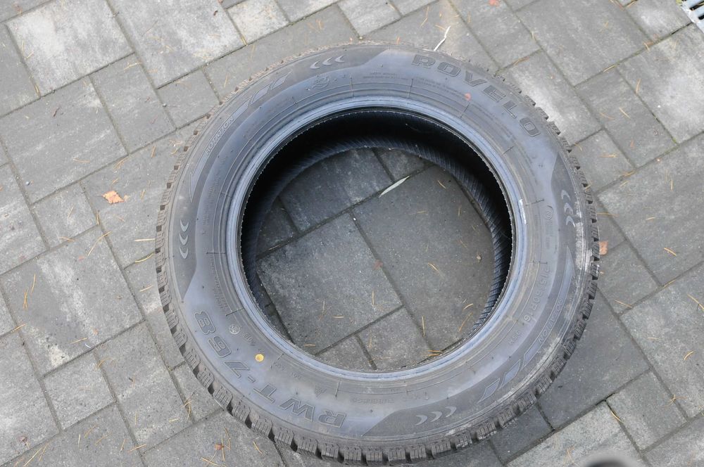 Opony zimowe 215/60R16