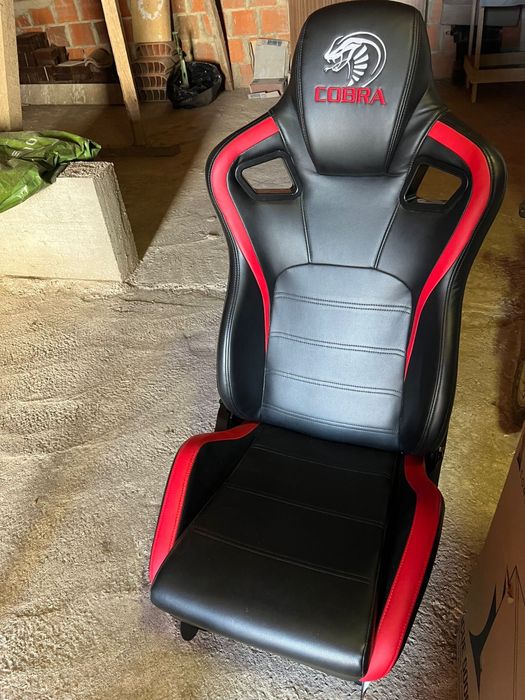 Cadeira backet e volante thrushmaster