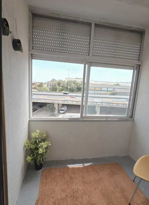 Quarto c/ Varanda - Camarate