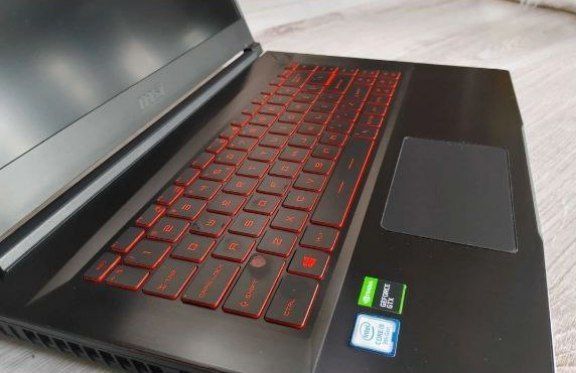 MSI TOP Laptop do gier GTX 1650 4GB | DDR4 | SSD